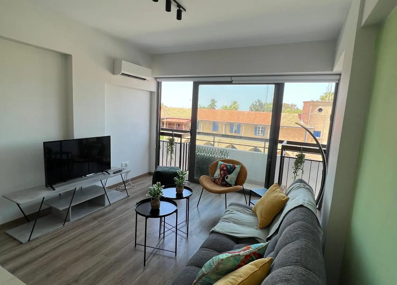 Azul Sea View Apartment Larnaca
